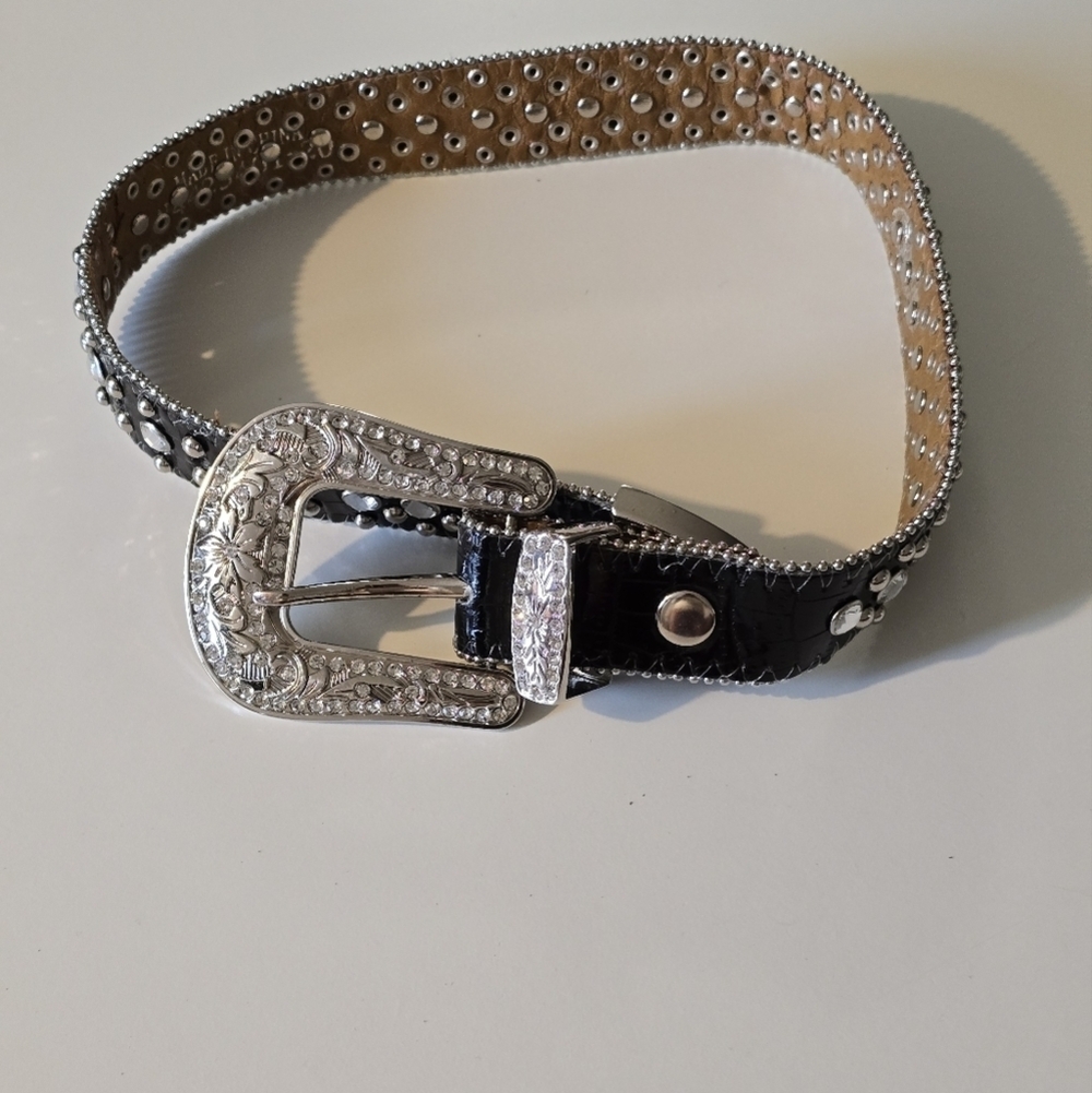 Leather stubbed with rhinestones statement belt color black